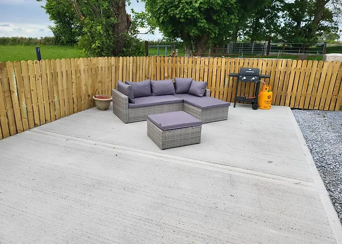 Peaceful Farm Cottage In Menlough Near Mountbellew, Ballinasloe, Athlone & Galway